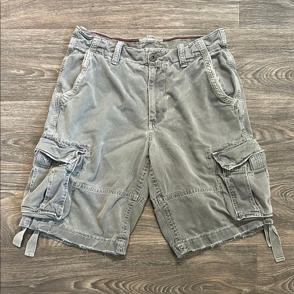 American Eagle Outfitters Other - American Eagle Cargo Shorts Classic Utility Short Gray Green Y2K 90s Size 33